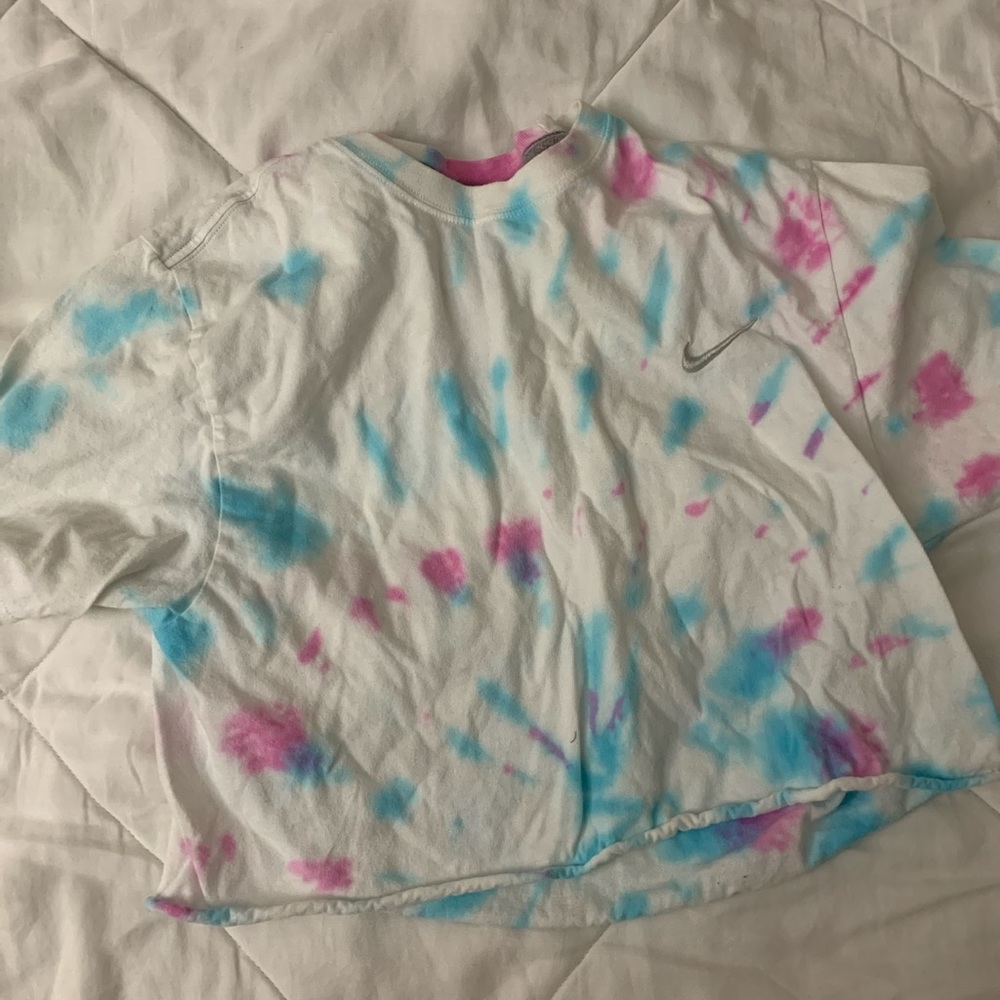 vintage tie dye cropped white tee, Nike